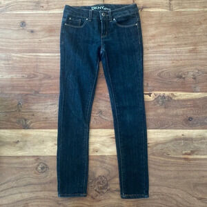 GIRLS👱‍♀️ DKNY Hipster Jeans size 8